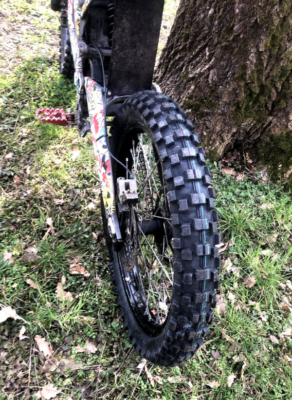 Cross pneu 3.00 R19 na Sur-Ron Light Bee-Talaria Sting-Ultra Bee