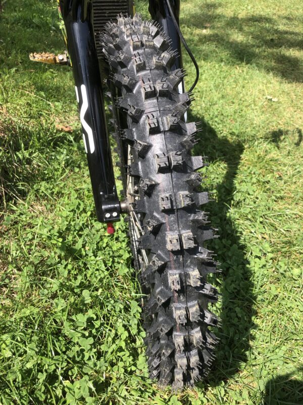 PNEU 70/100-R19 na Sur-Ron Talaria Sting 1