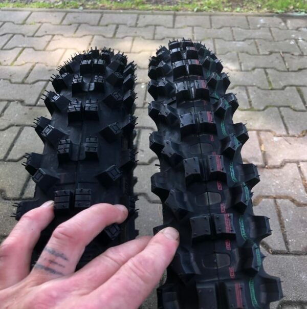 Pneu cross 70-100 R19 porovnání s Mitas